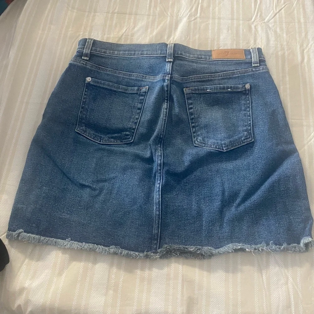7 For All Mankind denim mini skirt with frayed hem blue size 30 - Picture 3 of 7